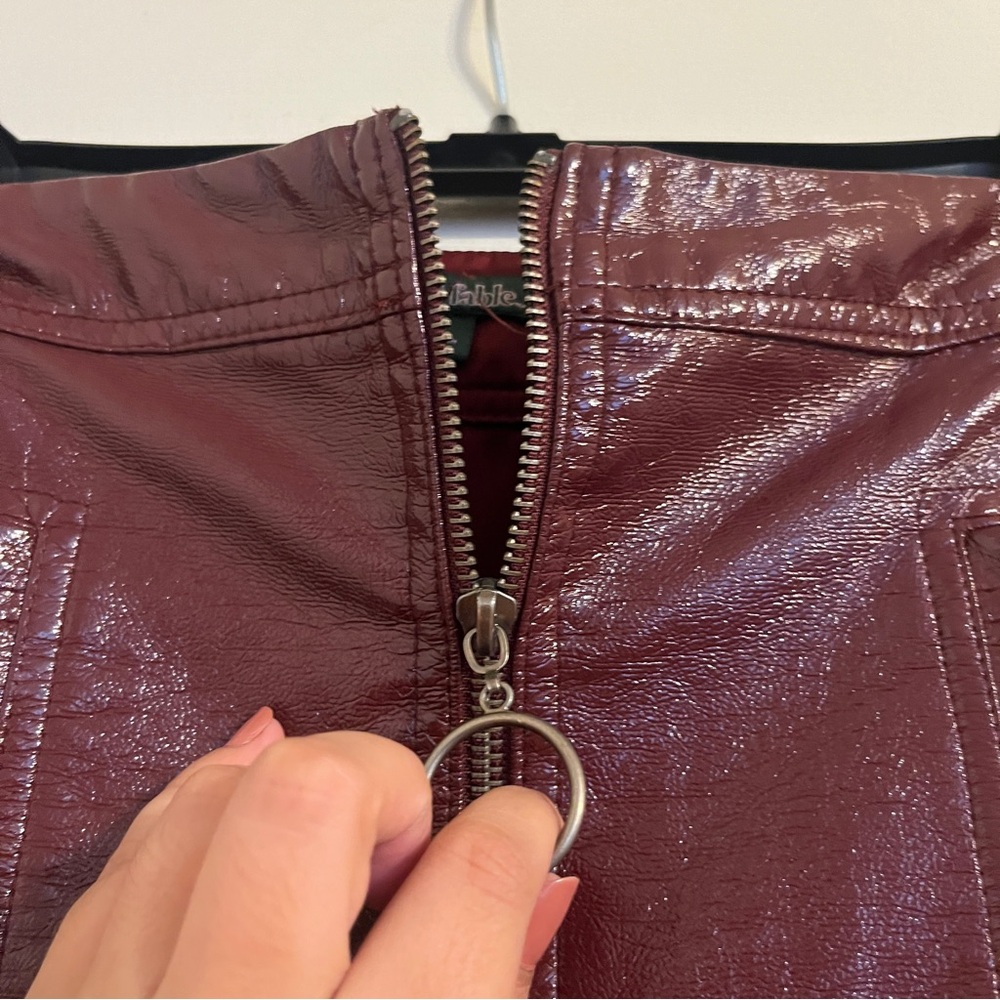 USED Wild Fable women’s RED VINYL SKIRT - Picture 4 of 8